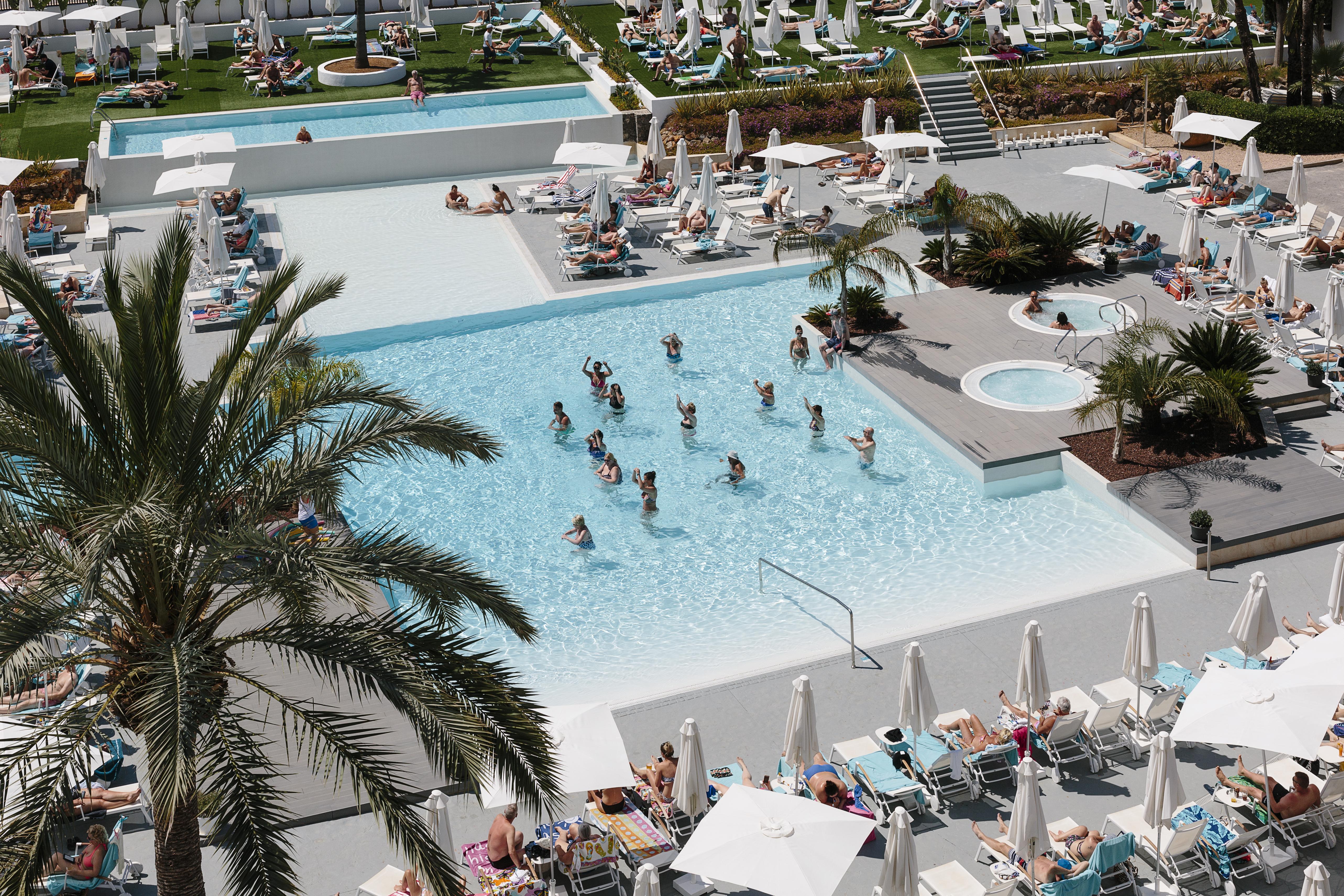Отель Aluasoul Ibiza - Adults Only Эс-Кана Экстерьер фото