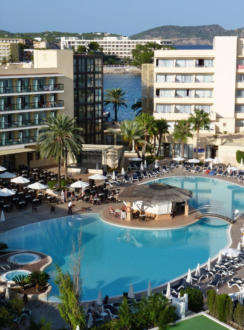 Отель Aluasoul Ibiza - Adults Only Эс-Кана Экстерьер фото